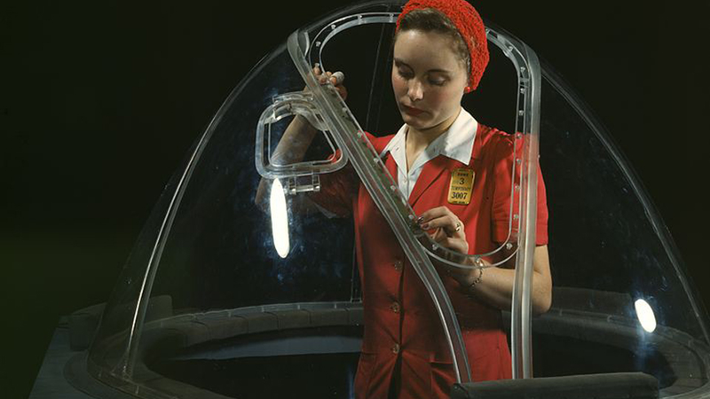 Illustration for article titled Stunning, Rare Photos of the Women Workers of WWII